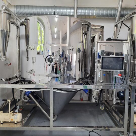 spray dryer with an evaporation capacity of 15 L/h