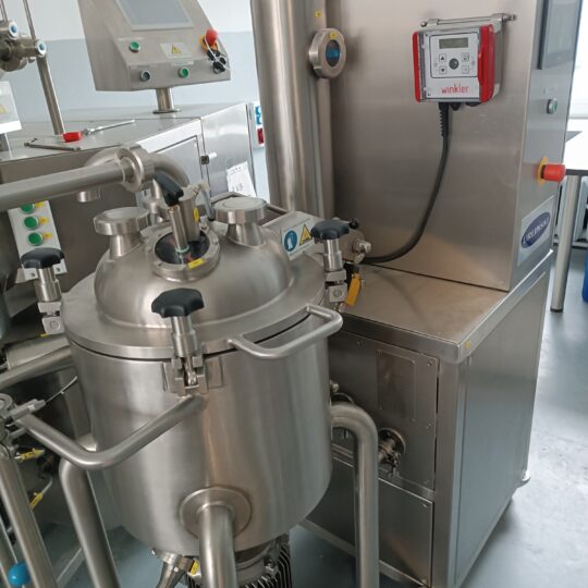 Homogenizator z mieszadłem kotwicowym i zgarniakami 26 litrów